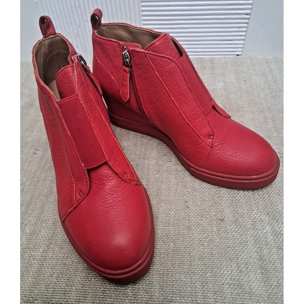 Linea Paolo Wedge Sneakers  Size 4.5 Red  Leather  Zip Shoes‎